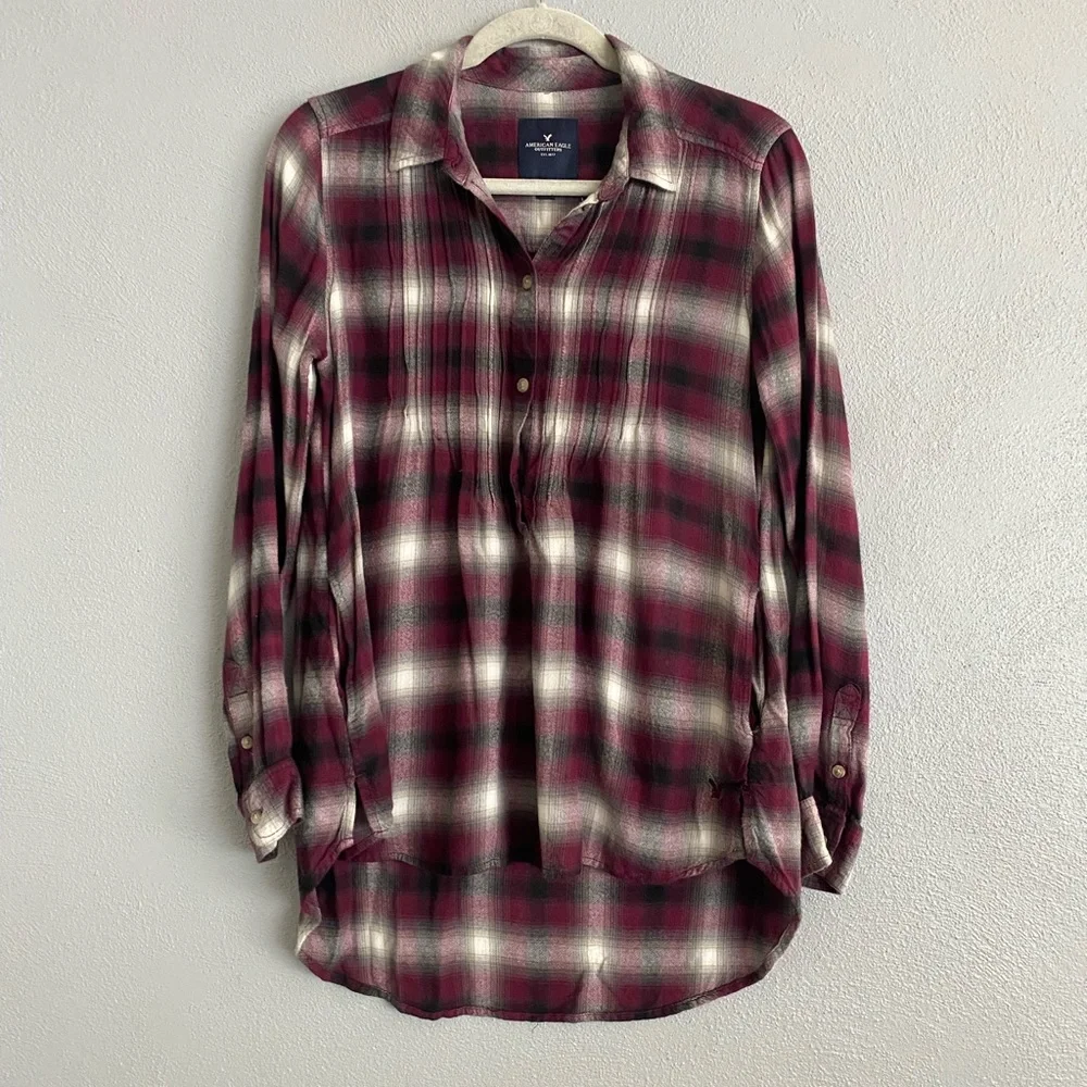 American Eagle Soft Shirt Women’s Size Small Maroon Plaid Half Button Up
